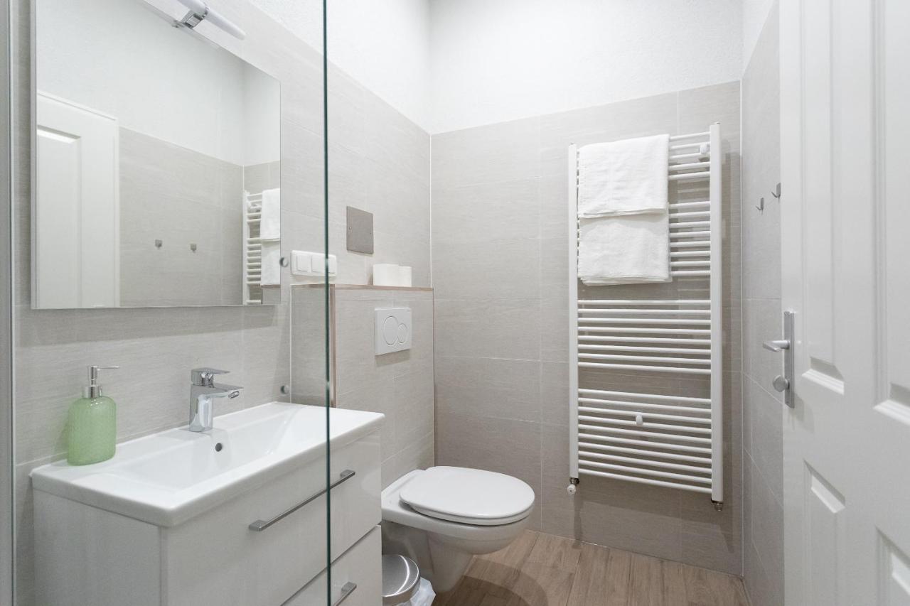 Schonbrunn Garden View Apartments 비엔나 외부 사진
